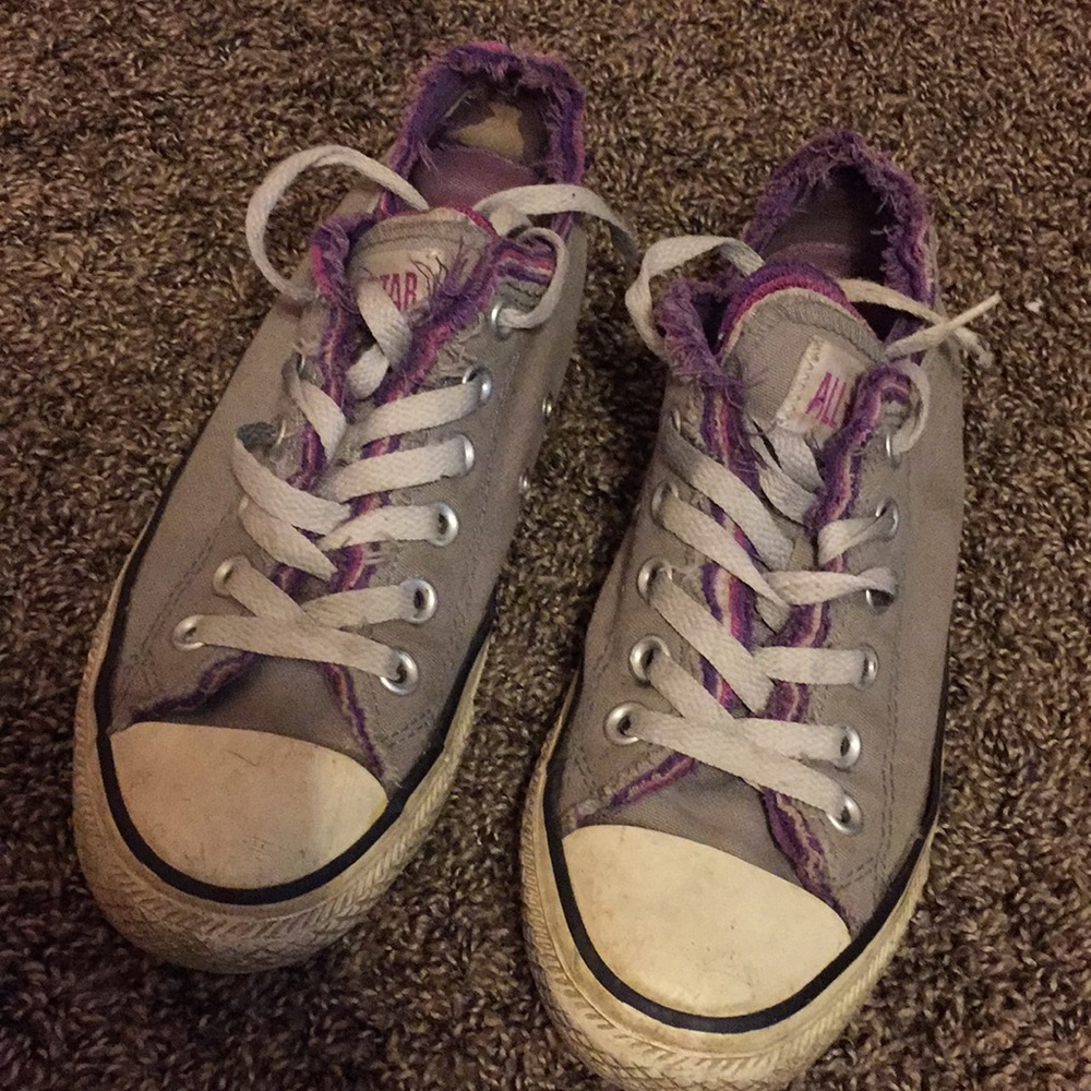 Grey converse